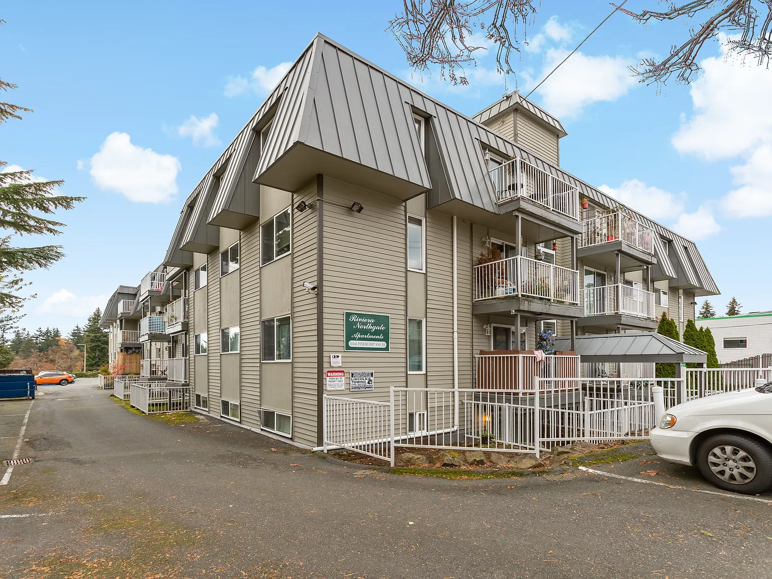 Riviera Apartments Northgate — Photo 3