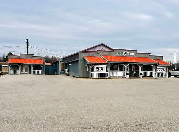 1st image of 16335 N Outer Rd