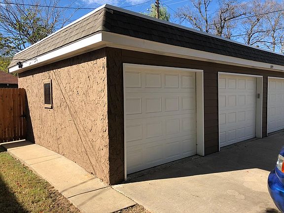 2 garage bays