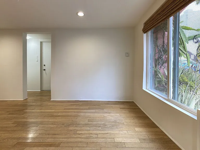 Big Momma Court Apts — Photo 12