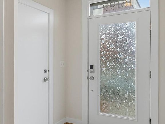 3rd image of 16199 Columbus Ave