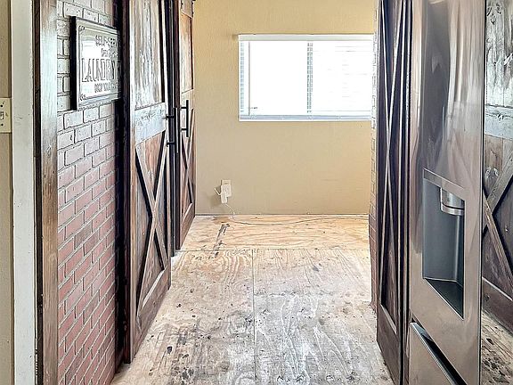 5th image of 1711 N Breckon Dr