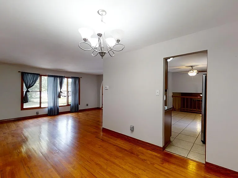 4217 Glen Oaks Dr — Photo 6
