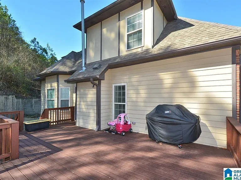221 Castlehill Dr — Photo 10