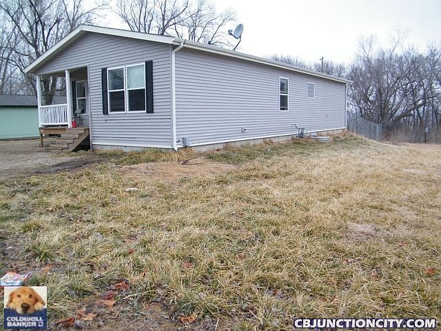 2nd image of 106 Edgewater Dr