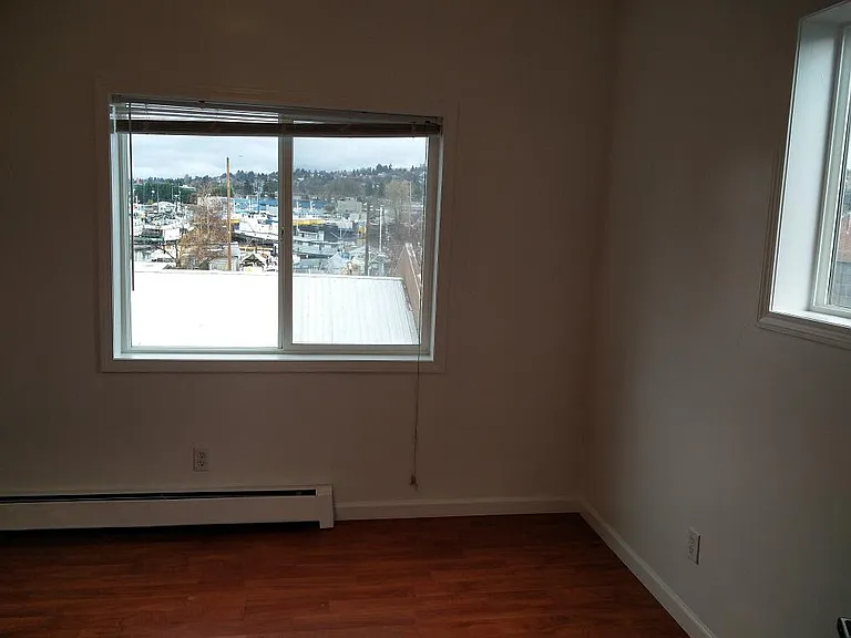 634 W Nickerson St #A — Photo 5