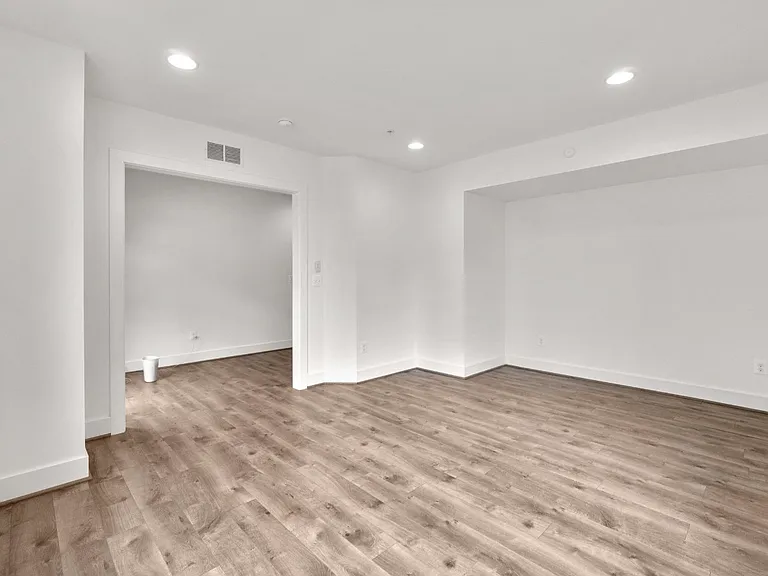 Study / Office / 4th Bedroom. Door has been added