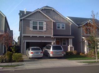 737 SW 17th Way, Troutdale, OR 97060