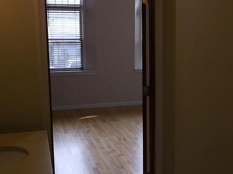 351 Pine St #102 — Photo 8