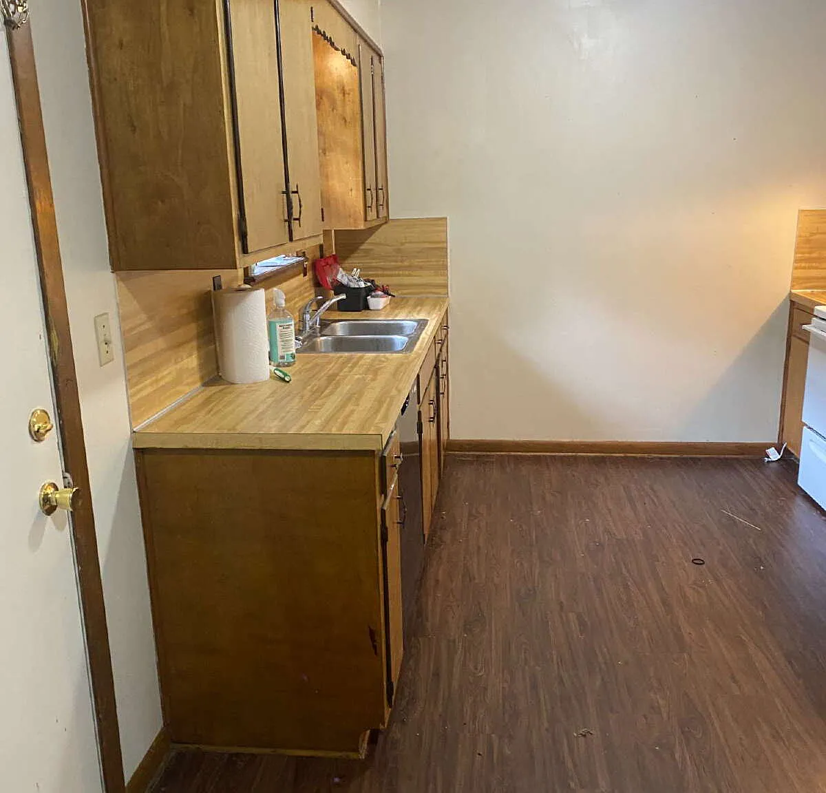 2 bed, 1.0 bath, $750 — Photo 3
