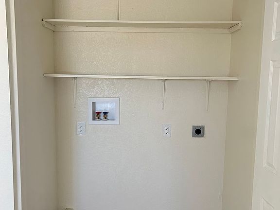 4th image of 19161 Allegheny Rd APT 7