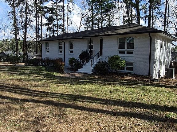 3rd image of 605 Dalrymple Rd