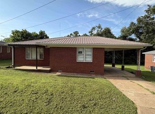 200 Jw Davis Dr, Savannah, TN 38372
