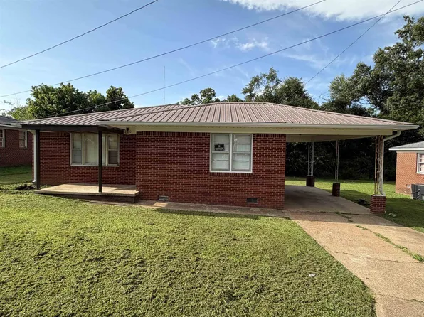 200 Jw Davis Dr, Savannah, TN 38372
