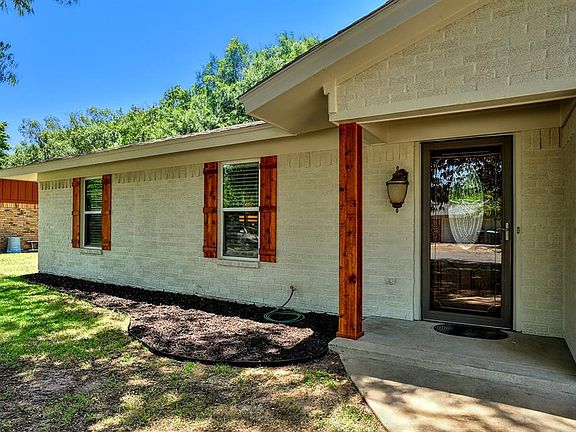 3rd image of 2210 Rex Cruse Dr