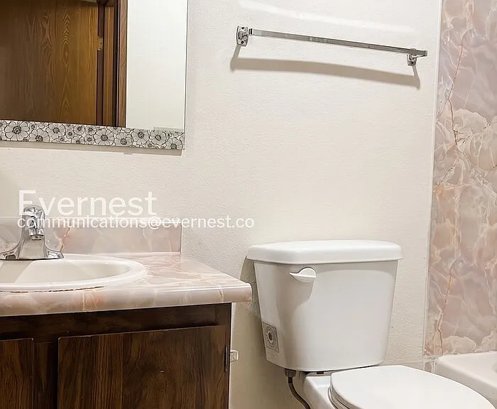 3312 I St NE #D102 — Photo 15