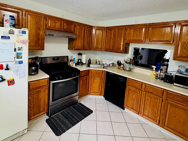 65 Shawnee Pl #65 — Photo 2