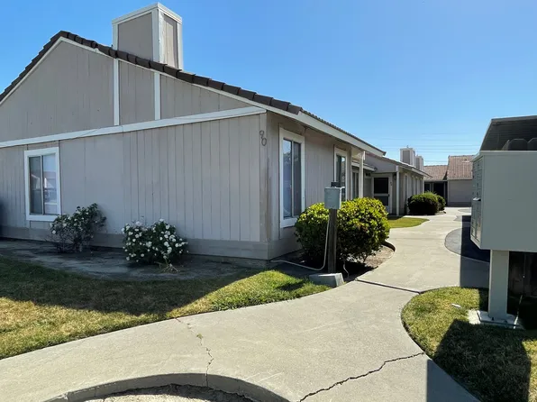 90 N 19th Ave APT D, Lemoore, CA 93245