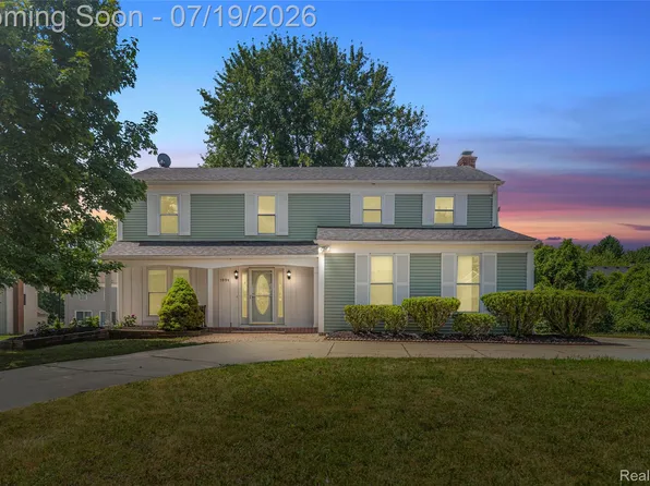 5994 Kingsfield Dr, West Bloomfield, MI 48322