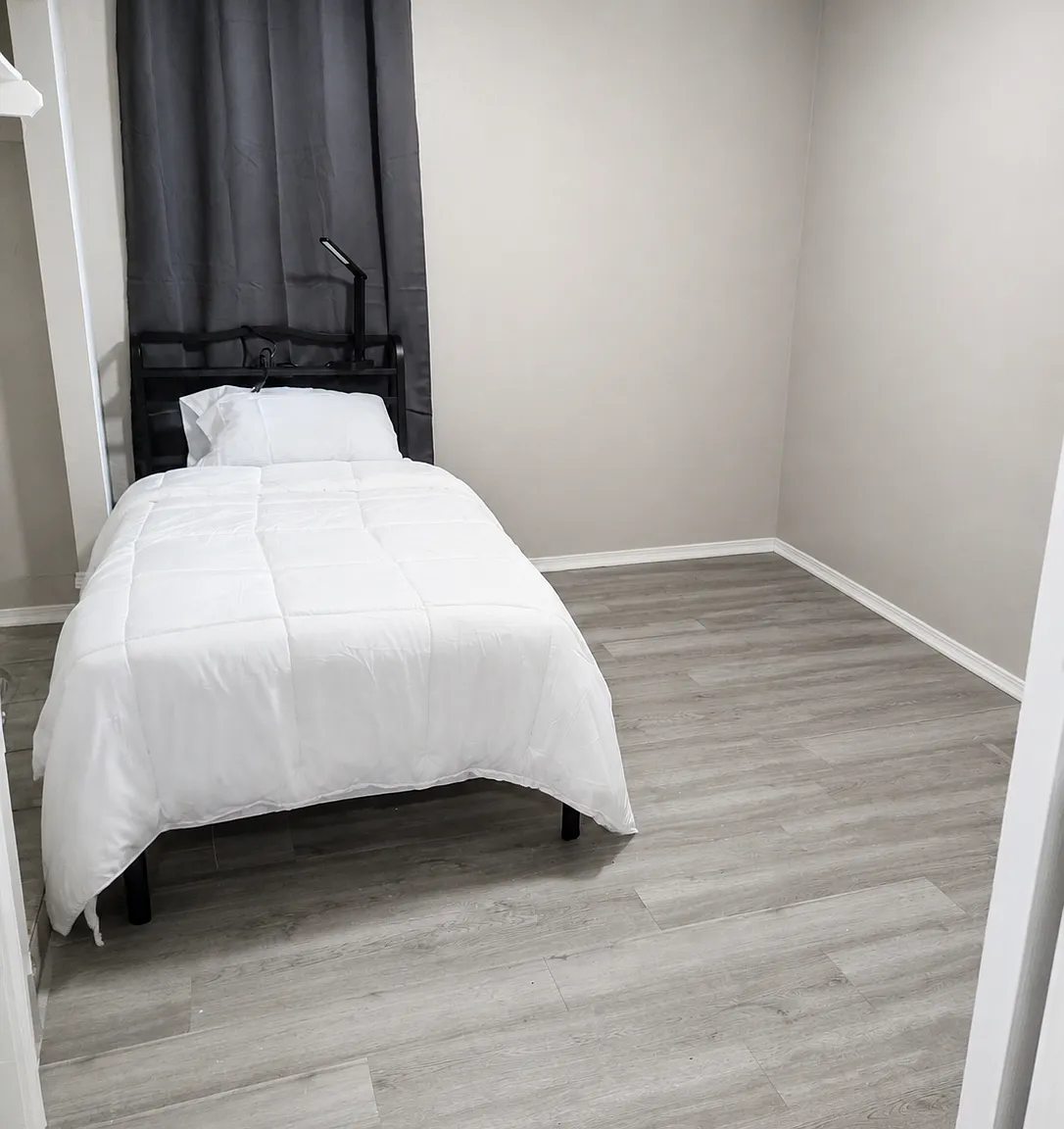 4 bed, 1379 sqft, $950 — Photo 3