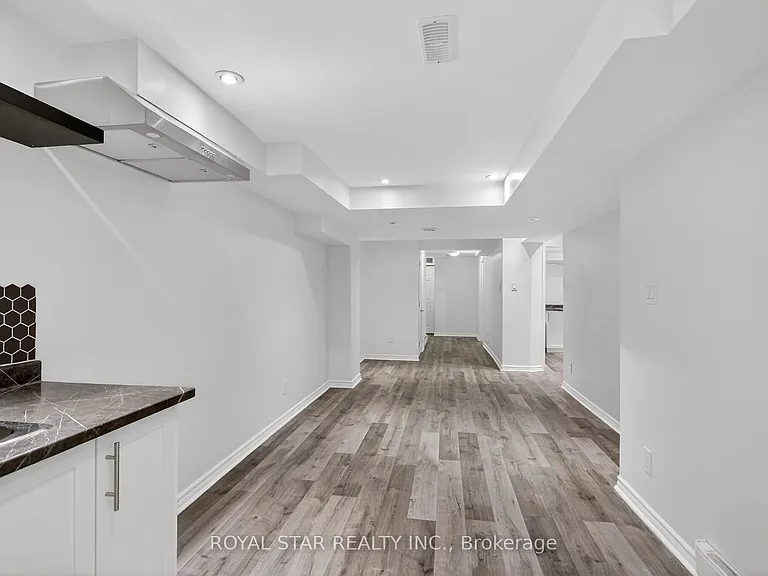 1448 Queensdale Ave — Photo 34