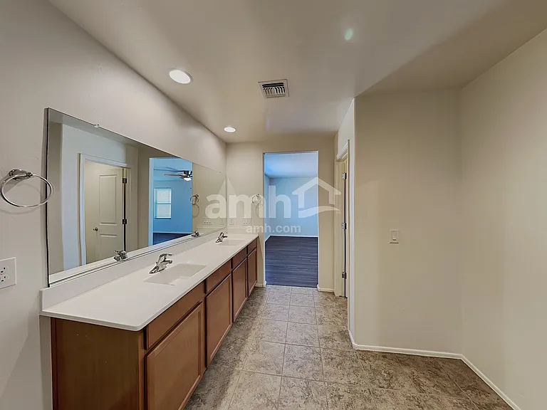 683 N Nestled Hummingbird Ln — Photo 13