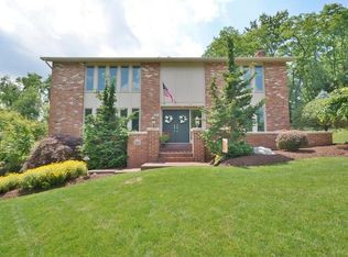 341 Oaklawn Dr, Pittsburgh, PA