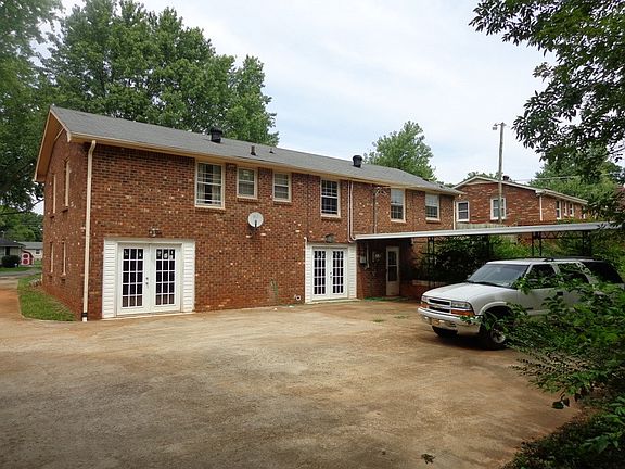 3rd image of 406 Lisle Dr