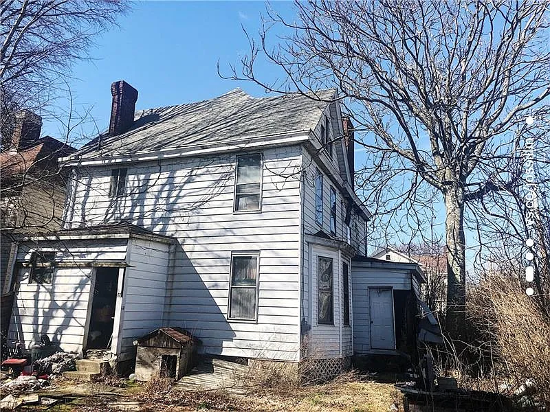 68 Evans St photo 1