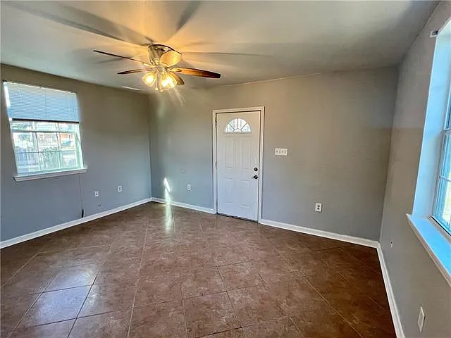 2 bed, 1.0 bath, 800 sqft, $1,250 — Photo 3