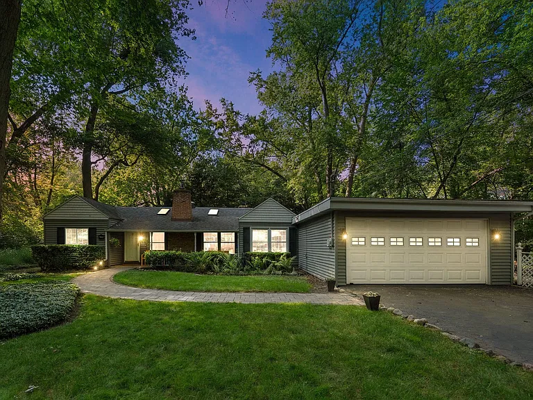 3812 Brookside Dr — Photo 1