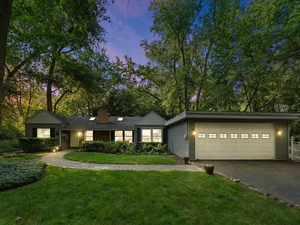 3812 Brookside Dr, Michiana Shores, IN 46360