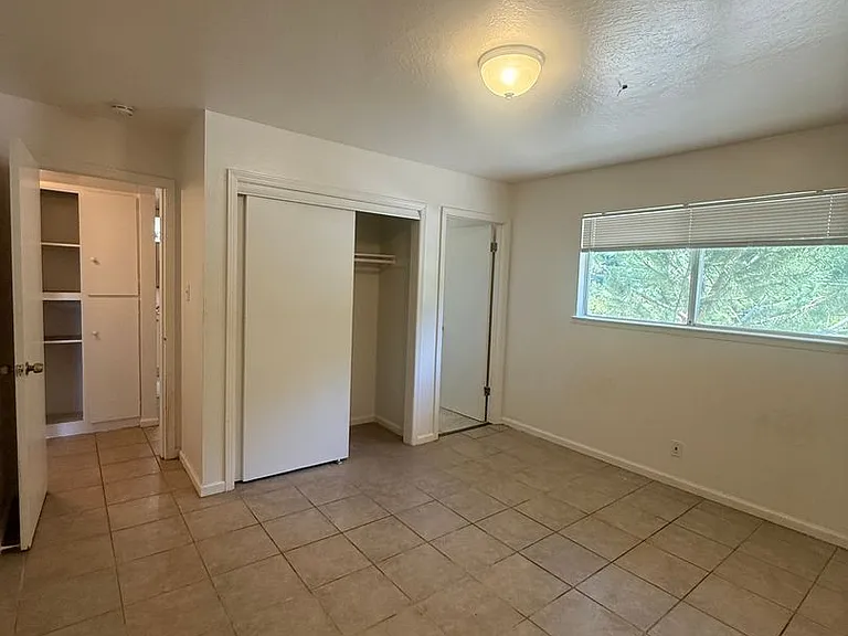 7865 Leona Way — Photo 15