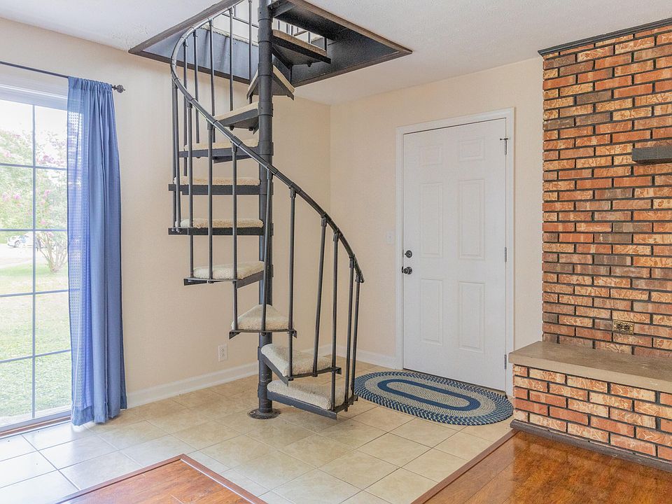 31 Kentucky Oil Vlg, Betsy Layne, KY 41605 MLS 23016101 Zillow