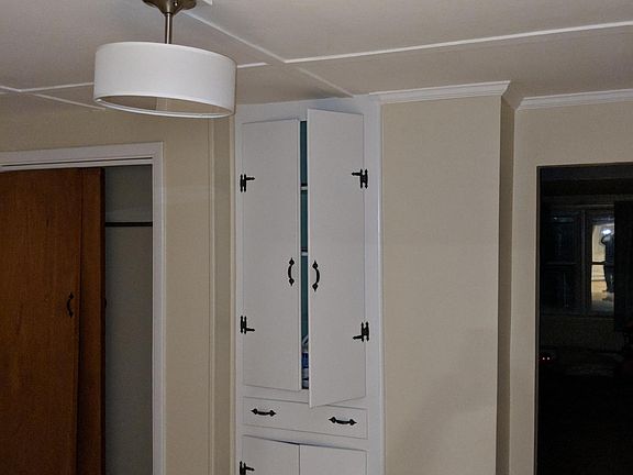 Dining room with Built-Ins