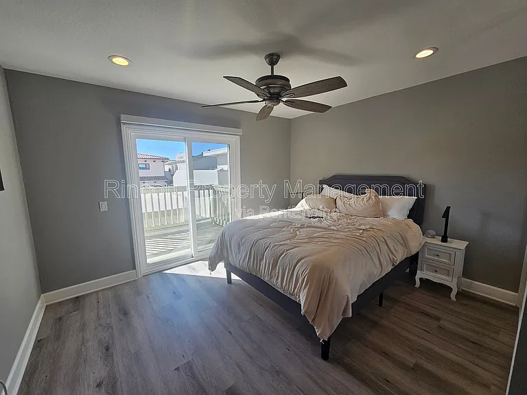 4926 Island View St — Photo 10