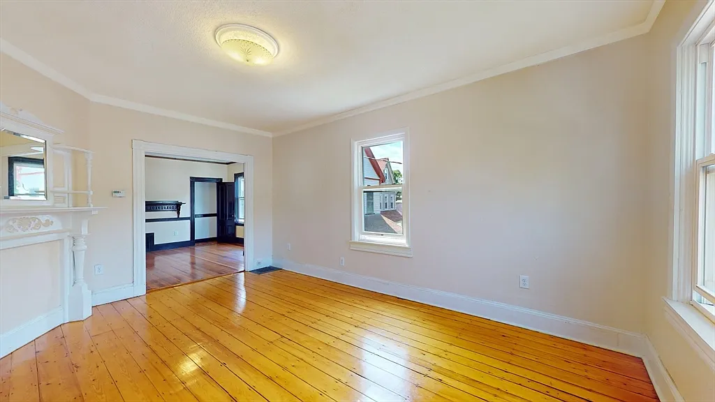 2 bed, 1.0 bath, 1328 sqft, $2,800 — Photo 4
