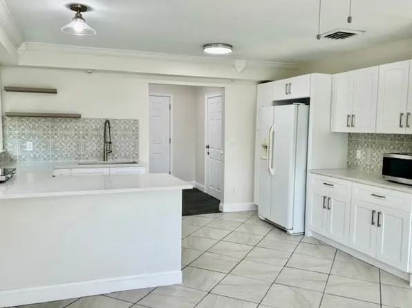 4138 78th St N #2, Saint Petersburg, FL 33709