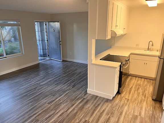 2nd image of 1575 Scott St #5
