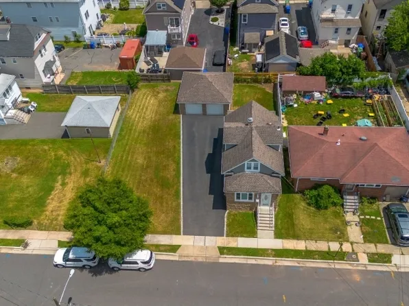 113 Arthur St, Linden City, NJ 07036