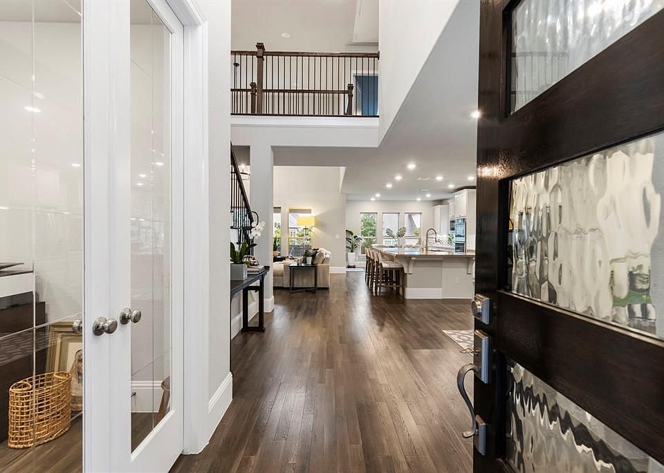 1st image of 30 Canopy Green Dr