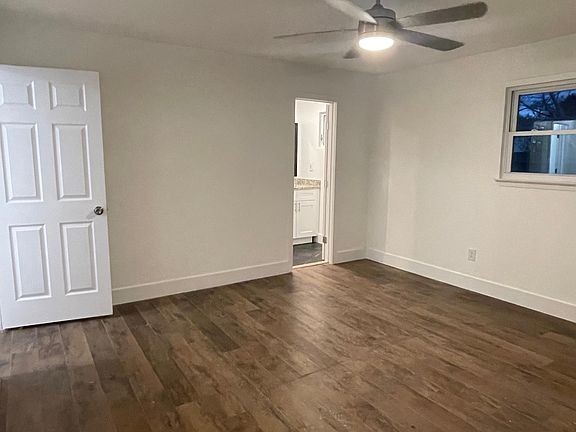 4th image of 1403 E Mesa Park Dr