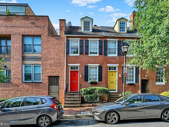 2nd image of 131 W Barre St