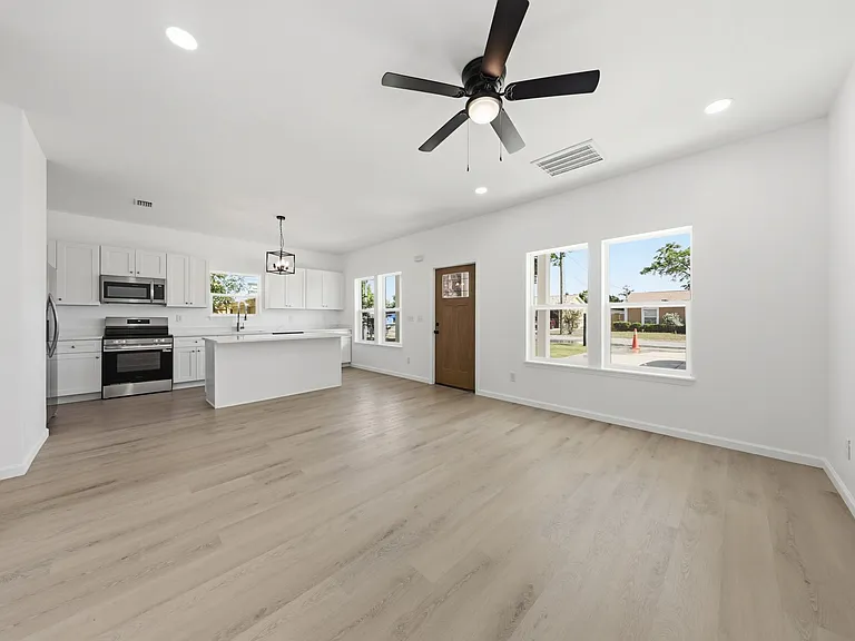 Living room/Kitchen