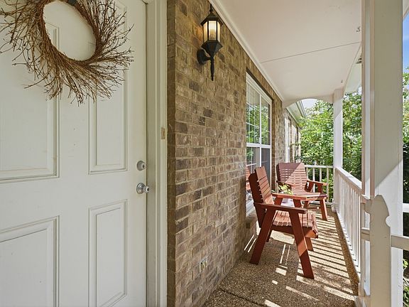 5th image of 2248 Dewey Dr