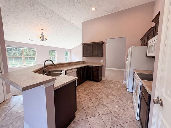 2nd image of 447 Golf Club Ln