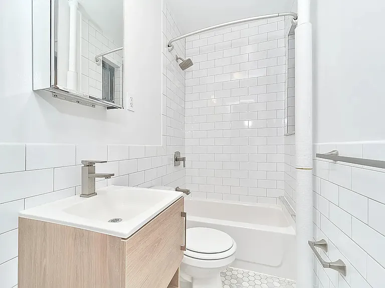 5 Spring St #3D — Photo 4