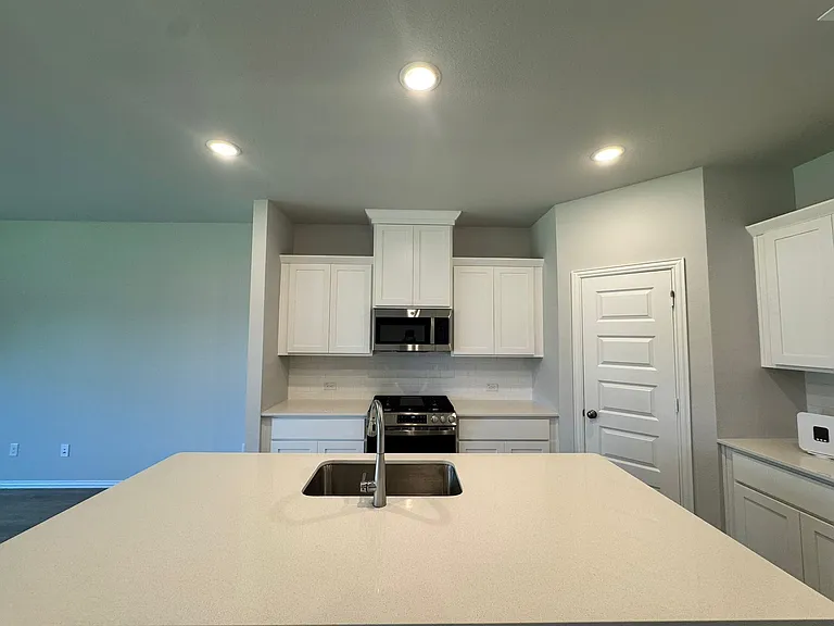 3317 Fortress Way — Photo 7
