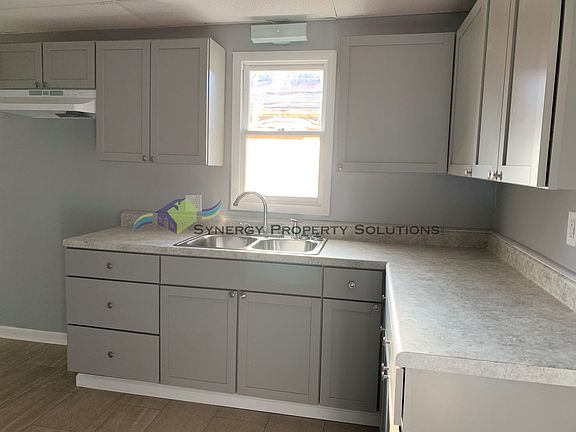 4th image of 215 N Wiley St #1/2