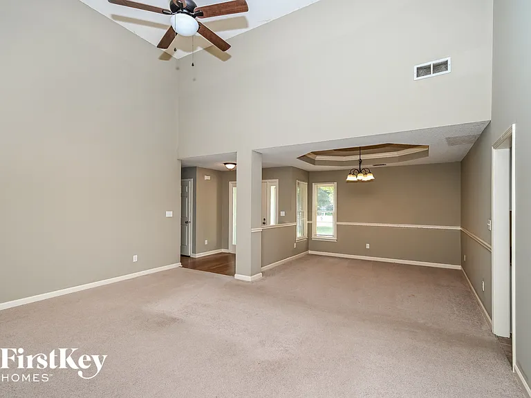 5802 Millers Pond Ln — Photo 2